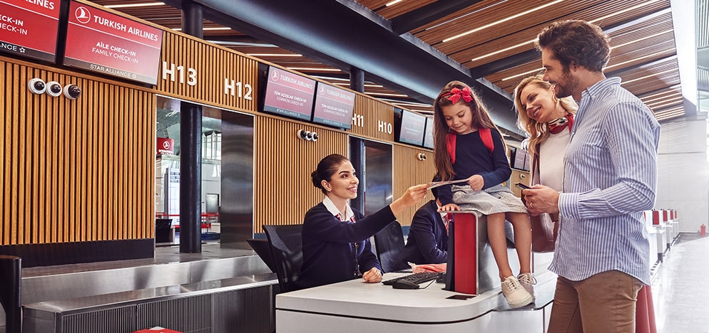 How early to arrive at Istanbul Airport for international flight